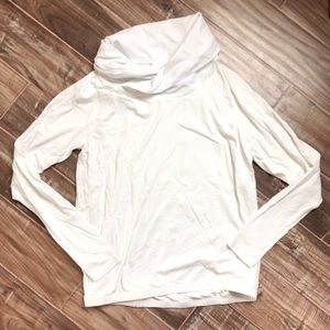 Lululemon White long sleeve turtle neck Sz 6